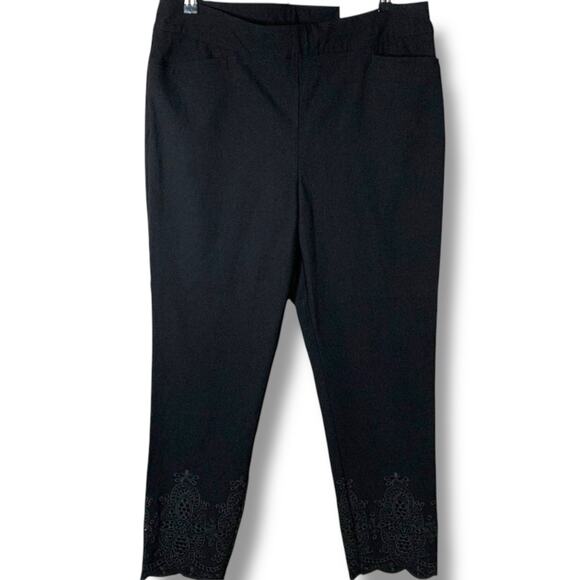 Chico's Pants NWT Size 2 (12) So Slimming Brigitte Slim Leg Eyelet Scallop Hem - Picture 2 of 9